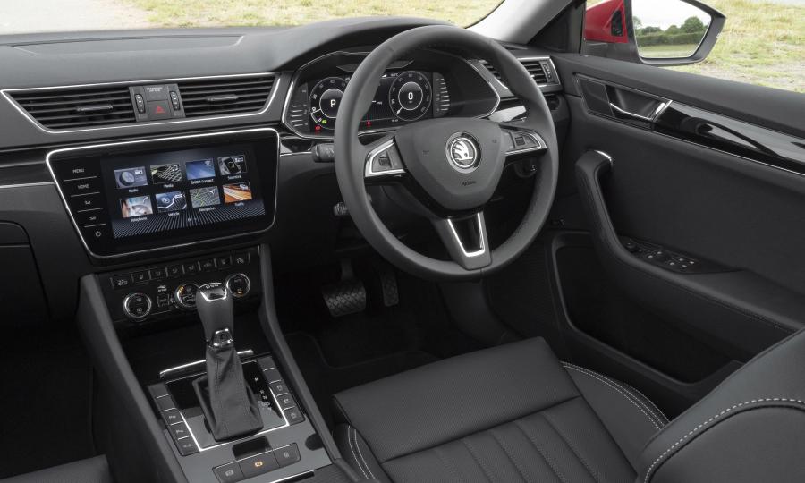 Торпедо Skoda Superb Laurin & Klement 2019 года  (UK) (фото 26 из 30)